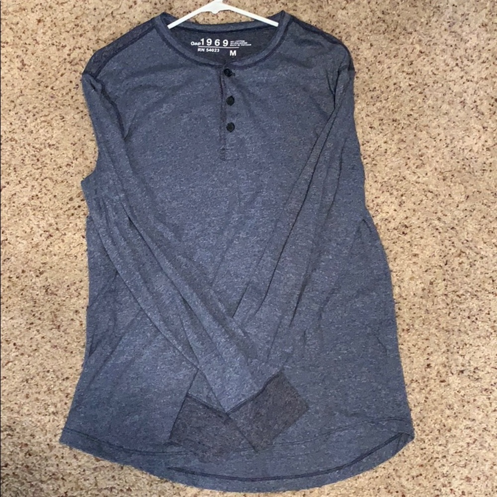 Men’s Gap Long Sleeve Shirt